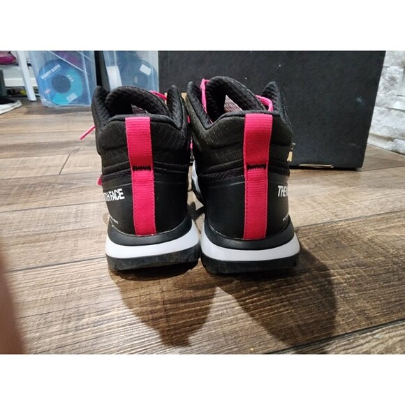 The North Face Activist Mid Futurelight Womens 9.5 Trail Hiking Boots Black Pink - Picture 2 of 9
